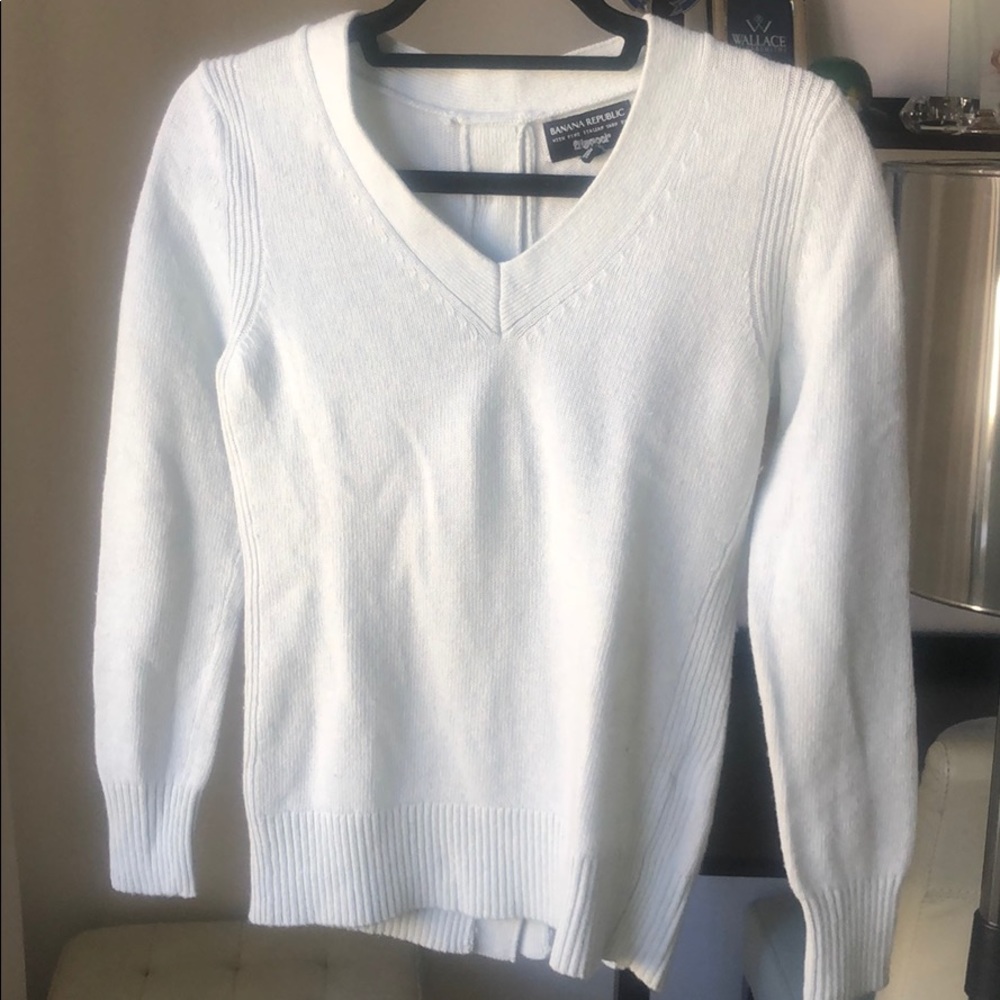 Banana Republic V Neck Wool Sweater